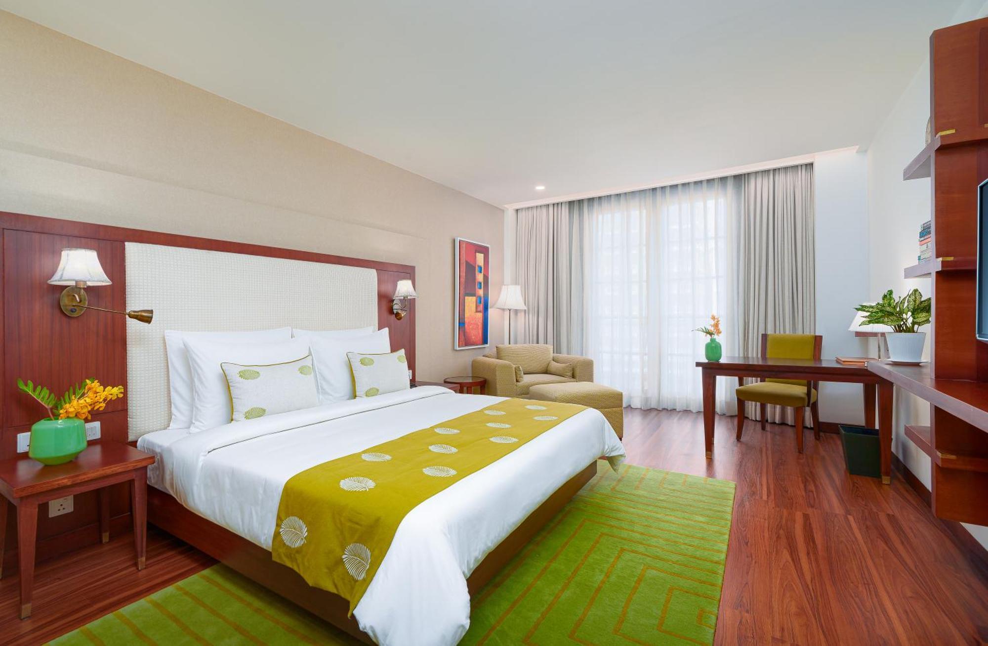 Dlf Club 5 Hotel คูร์เคาน์ ภายนอก รูปภาพ