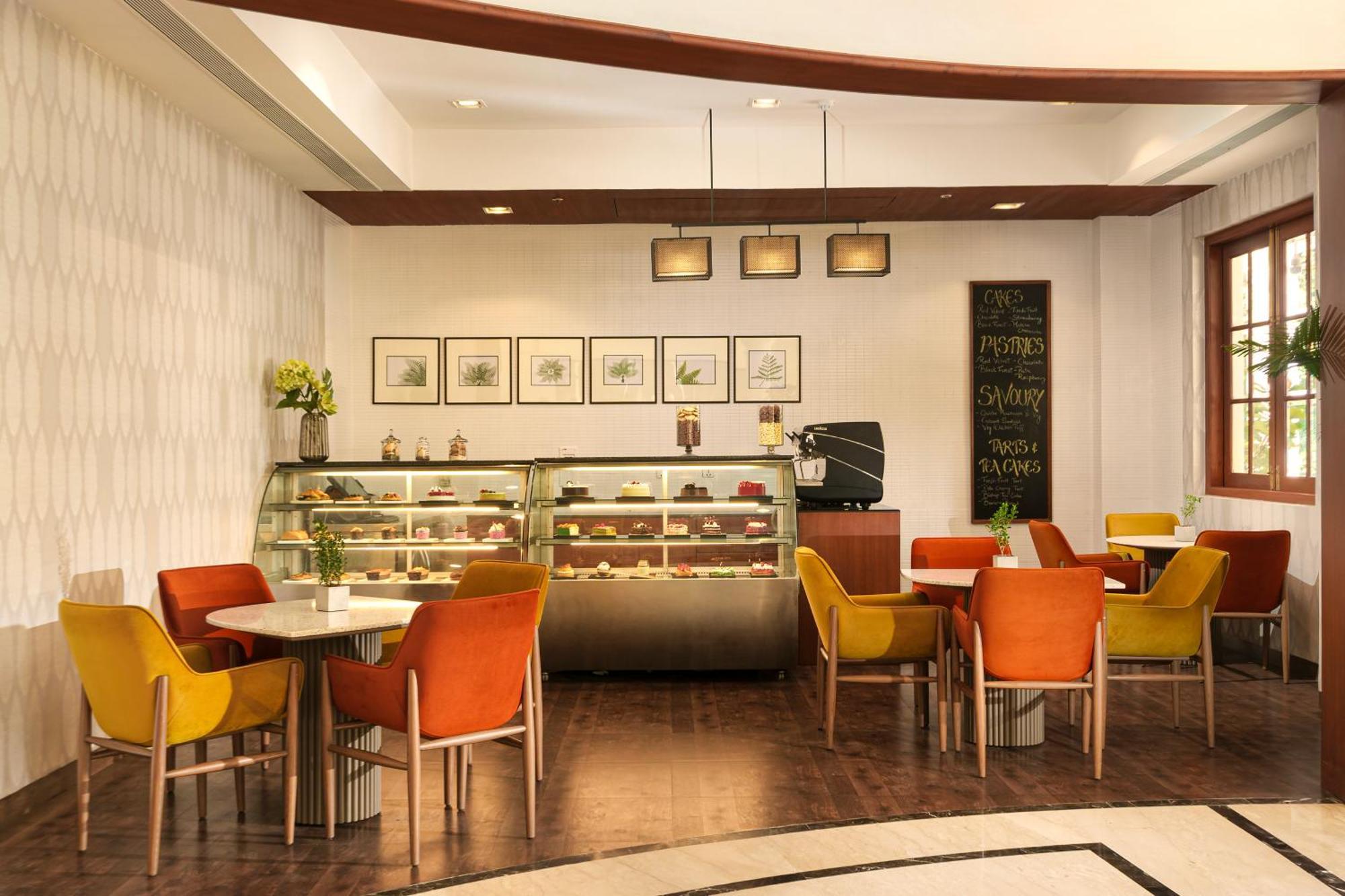 Dlf Club 5 Hotel คูร์เคาน์ ภายนอก รูปภาพ