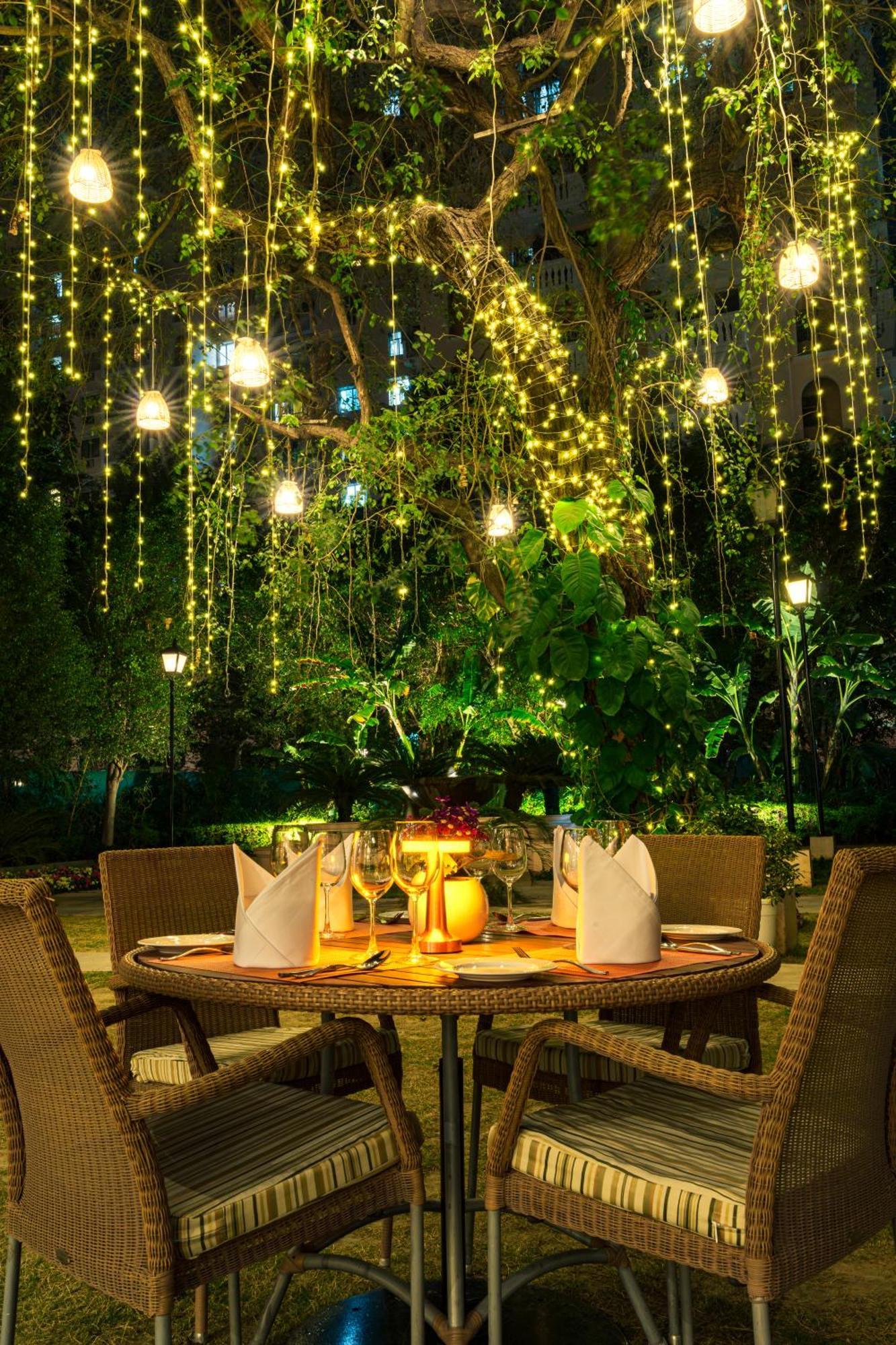 Dlf Club 5 Hotel คูร์เคาน์ ภายนอก รูปภาพ