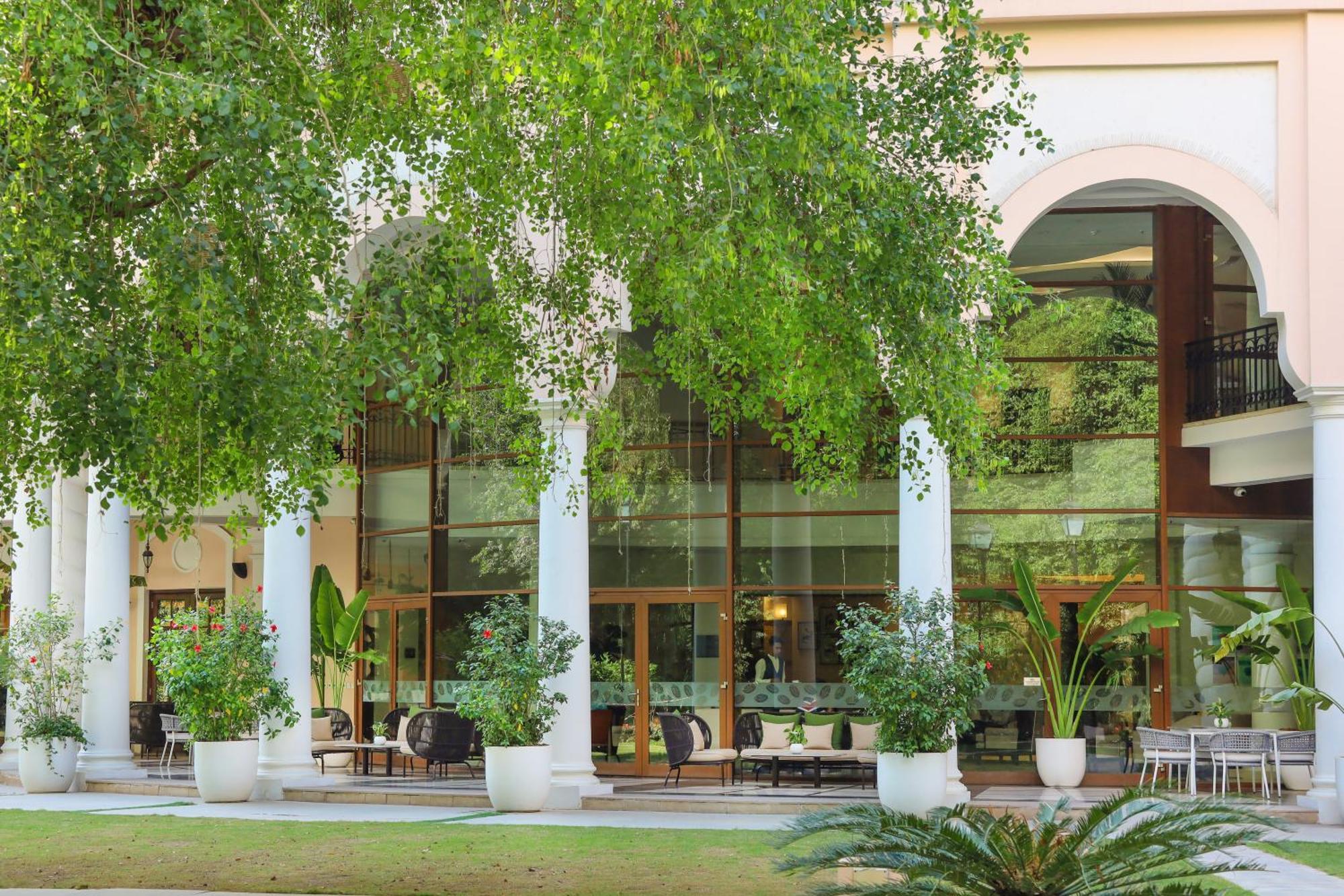 Dlf Club 5 Hotel คูร์เคาน์ ภายนอก รูปภาพ