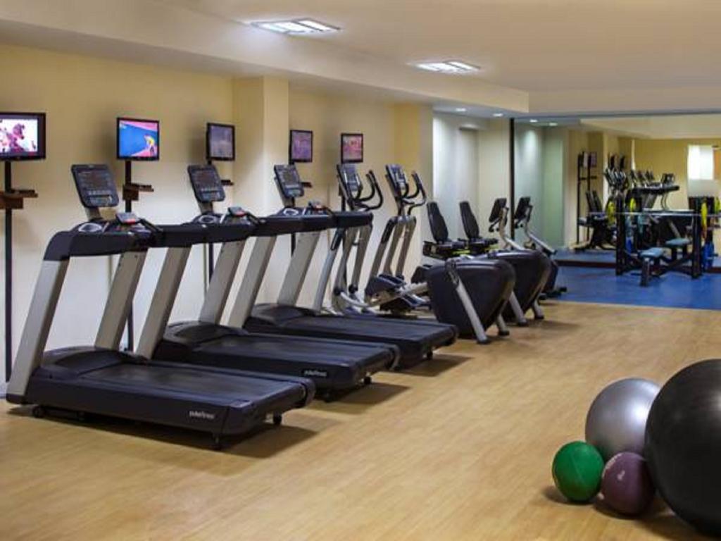 Dlf Club 5 Hotel คูร์เคาน์ ภายนอก รูปภาพ