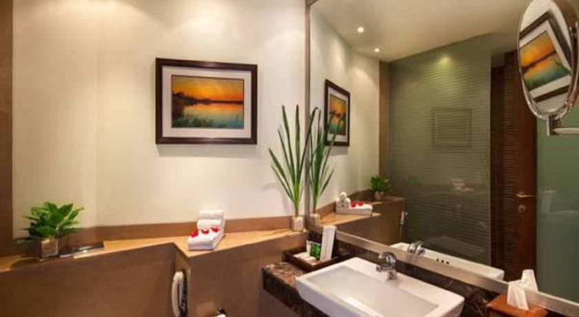 Dlf Club 5 Hotel คูร์เคาน์ ภายนอก รูปภาพ